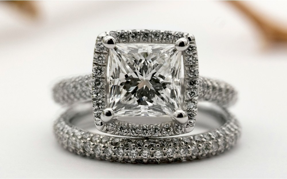 Non solo diamanti: quale pietra scegliere per il tuo anello